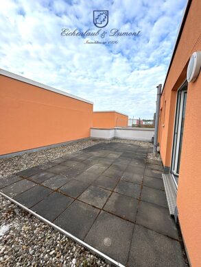 Helle 3-ZKB Maisonette-Wohnung mit Dachterrasse + Stellplatz, 66115 Saarbrücken, Maisonettewohnung