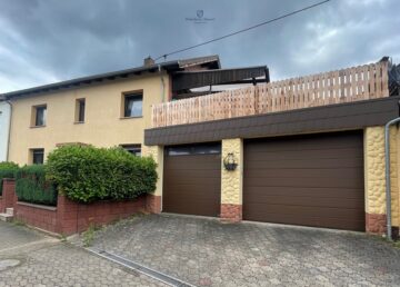 Einseitig angebautes Einfamilienhaus in zentraler Lage mit 2 Garagen, 66125 Saarbrücken / Dudweiler, Einfamilienhaus