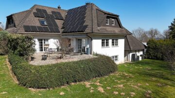 Großzügiges Familiendomizil in Waldrandlage in Bexbach, 66450 Bexbach / Höchen, Einfamilienhaus