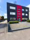 Großzügige Wohnung mit EBK, eigenem Eingang, Garten & 2 Stellplätzen - Gebäudeansicht