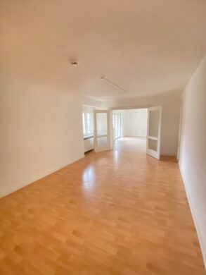 Renovierte 3 ZKB mit Balkon in Stadennähe, 66121 Saarbrücken, Etagenwohnung