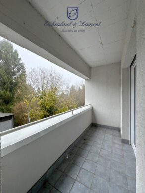 Gepflegte 3-ZKB-Wohnung im EG mit Loggia & Terrasse in ruhiger stadtnaher Lage, 66117 Saarbrücken, Etagenwohnung