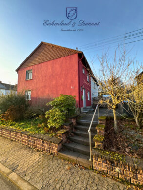 Gut geschnittenes Einfamilienhaus mit Garage und Garten, 66299 Friedrichsthal, Reihenhaus