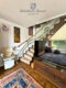 Einfamilienhaus mit Wintergarten, Garage + parkähnlichem Garten - Treppe zum OG