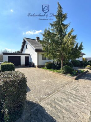 Freistehendes 1-FH mit Einliegerwohnung, Garten + 2 Garagen, 66292 Riegelsberg, Einfamilienhaus