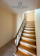 Gepflegtes 2-Familienhaus mit Garten und Terrassen, bereits Teileigentum gebildet - Treppe zum DG-Zimmer