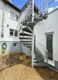 Gepflegtes 2-Familienhaus mit Garten + Garage, teilsaniert - Wendeltreppe zur OG-WHG