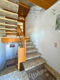 Gepflegtes 2-3 Familienhaus mit Garten + Garage, sofort verfügbar - Treppe zum EG