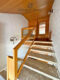 Gepflegtes 2-3 Familienhaus mit Garten + Garage, sofort verfügbar - Treppe zum DG