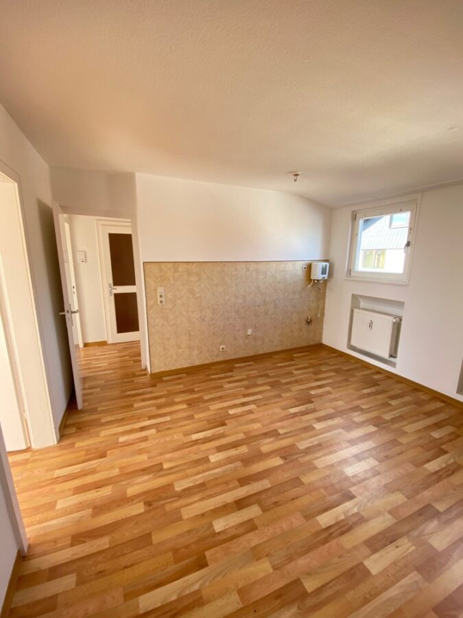 Helle, renovierte 2 ZKB Wohnung mit Balkon - Photo 1