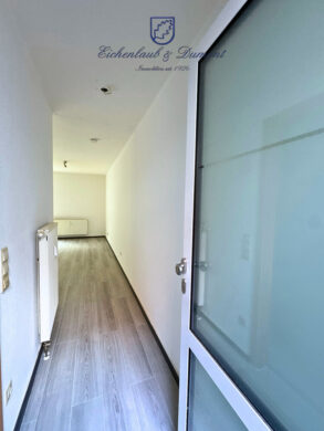 Renovierte 1-ZKB-Wohnung mit Stellplatz + Kellerraum, 66115 Saarbrücken, Erdgeschosswohnung