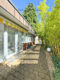 Hochwertig modernisiertes freistehendes Villenanwesen in schöner Lage - Seitliche Terrasse